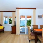 Seaside House Rastici, Ciovo - 18478 * 트로기르