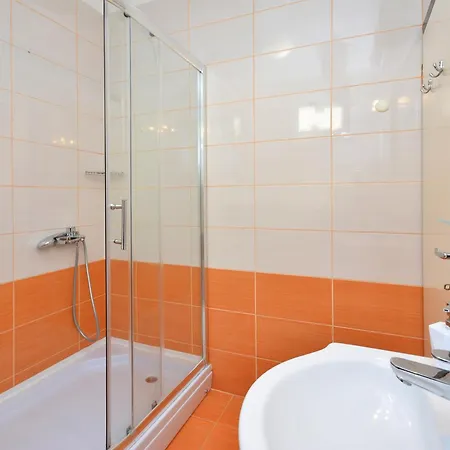 Beachfront House With Hot Tubrastici, Ciovo - 18478 Vikendica Trogir