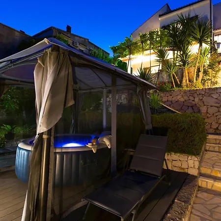 Vikendica Beachfront House With Hot Tubrastici, Ciovo - 18478