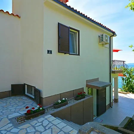 Beachfront House With Hot Tubrastici, Ciovo - 18478 Vikendica