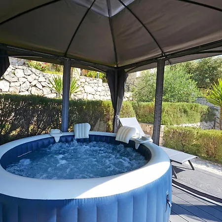 Vikendica Beachfront House With Hot Tubrastici, Ciovo - 18478 *