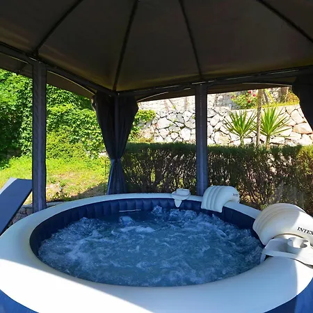 Beachfront House With Hot Tubrastici, Ciovo - 18478 *
