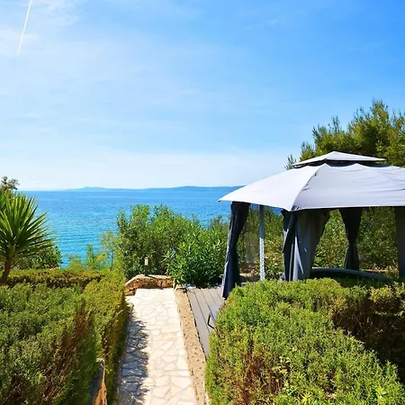Vikendica Beachfront House With Hot Tubrastici, Ciovo - 18478 Trogir