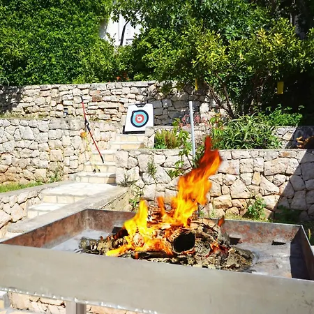 Beachfront House With Hot Tubrastici, Ciovo - 18478 Vikendica Trogir