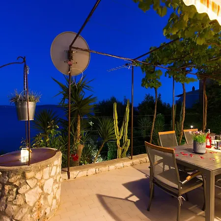 Vikendica Beachfront House With Hot Tubrastici, Ciovo - 18478 Trogir
