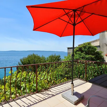 Vikendica Beachfront House With Hot Tubrastici, Ciovo - 18478 Trogir