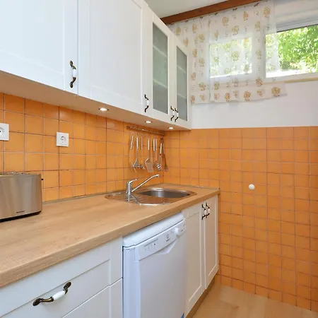 Beachfront House With Hot Tubrastici, Ciovo - 18478 Trogir