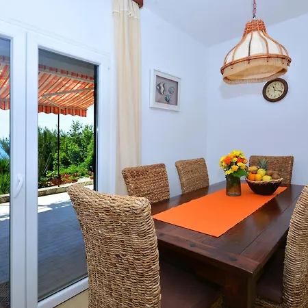 Beachfront House With Hot Tubrastici, Ciovo - 18478